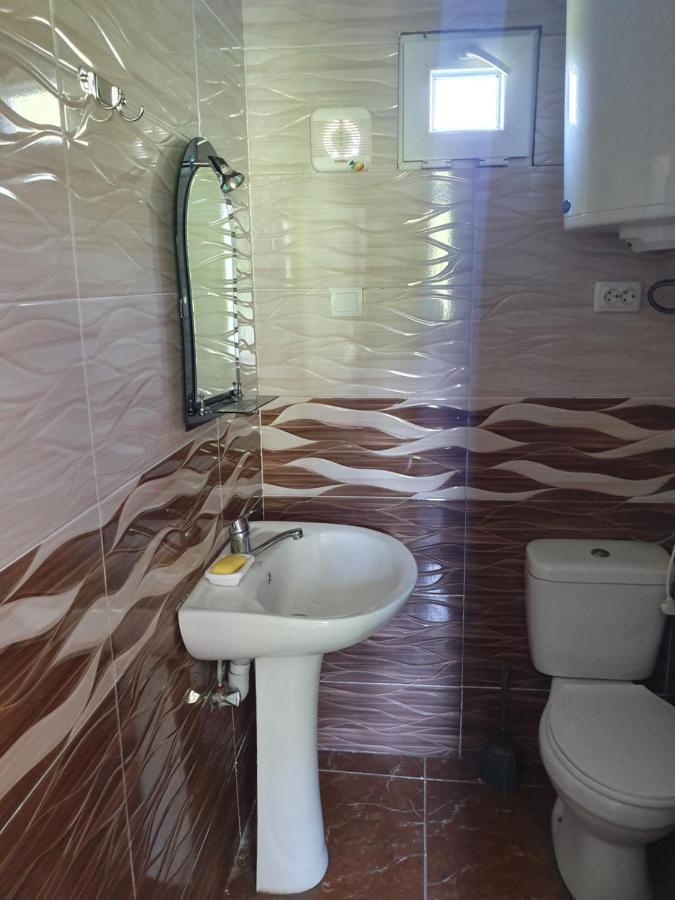 Valodia Guest House In Mestia Exterior foto